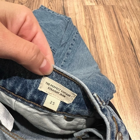 Madewell The Perfect Vintage Straight Jean in Kingsbury Wash: Knee-Rip Edition - Picture 8 of 13